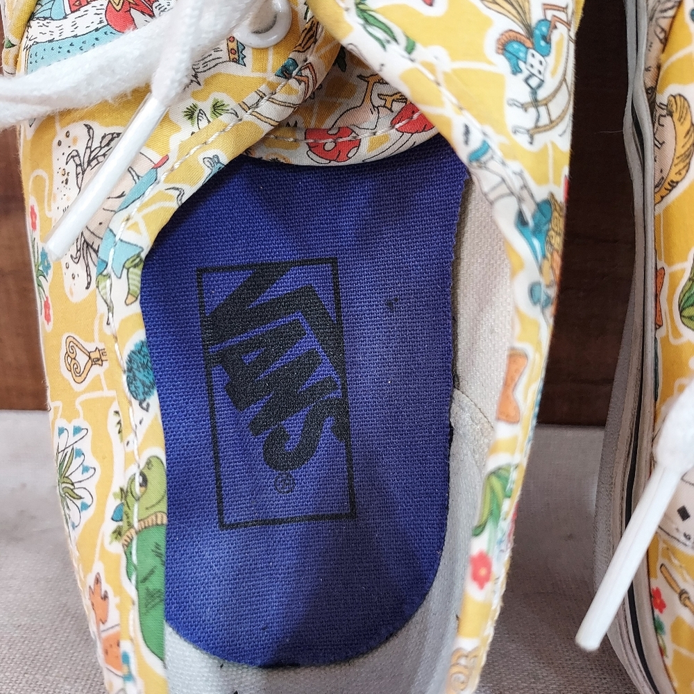 VANS - Picture 5 of 11